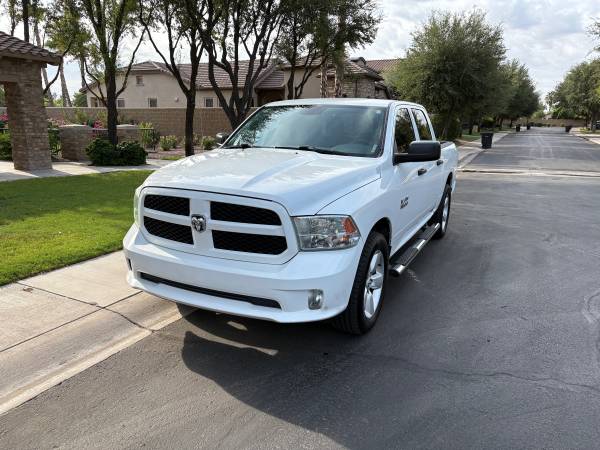 2015 Dodge, dovoz USA — foto 2 z 12