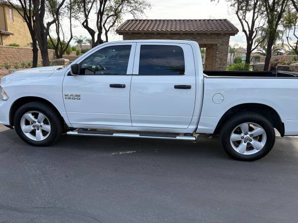 2015 Dodge, dovoz USA — foto 3 z 12