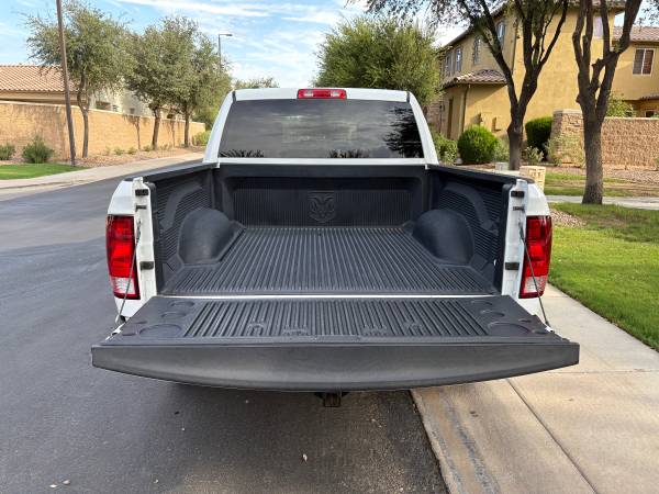 2015 Dodge, dovoz USA — foto 4 z 12