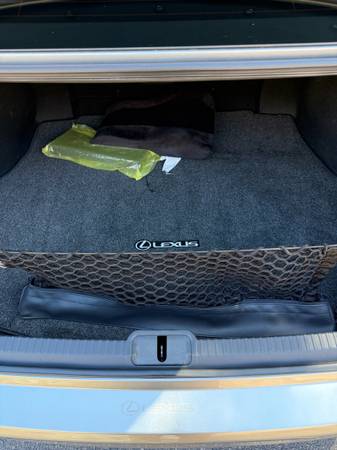 2019 Lexus, dovoz USA — foto 11 z 12