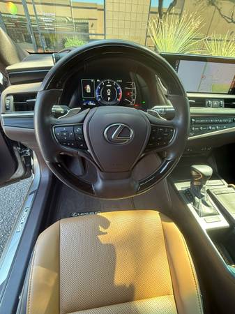 2019 Lexus, dovoz USA — foto 7 z 12