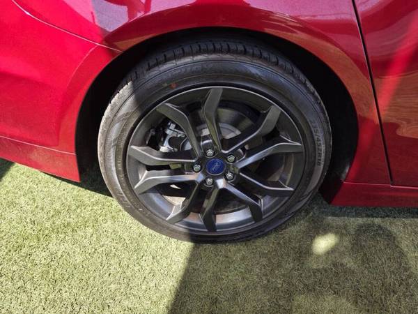 2018 Ford, dovoz USA — foto 9 z 12