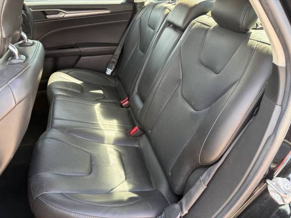 2014 Ford, dovoz USA — foto 11 z 12