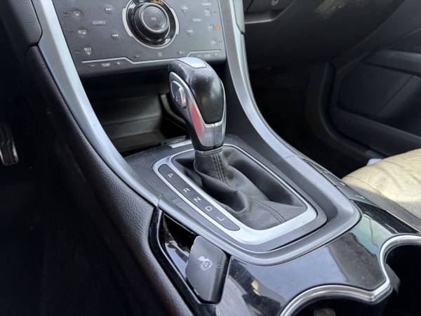 2014 Ford, dovoz USA — foto 5 z 12