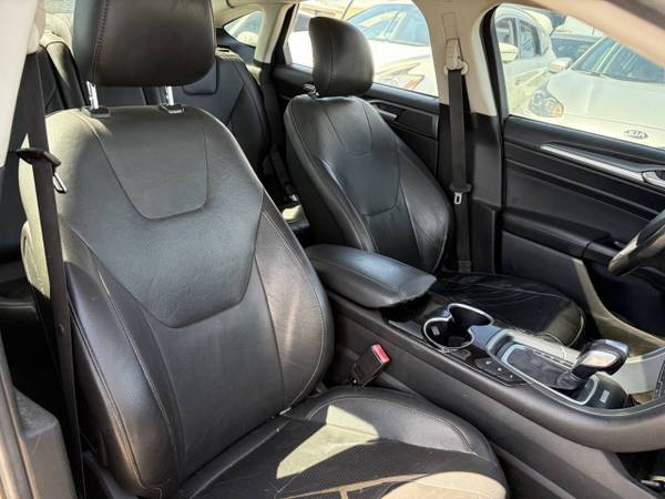 2014 Ford, dovoz USA — foto 7 z 12