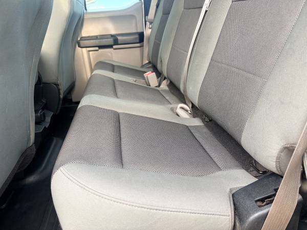 2015 Ford, dovoz USA — foto 11 z 12