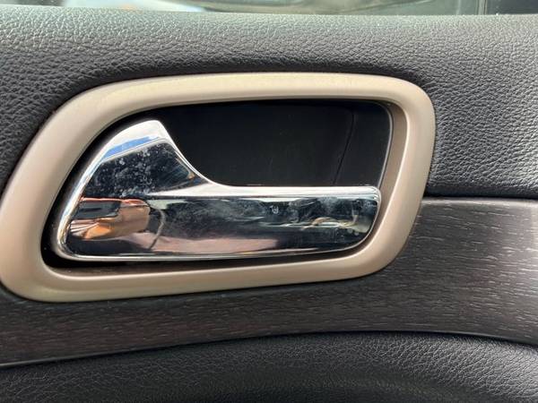 2017 Jeep, dovoz USA — foto 8 z 12