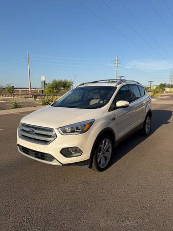 2017 Ford, dovoz USA — foto 2 z 12