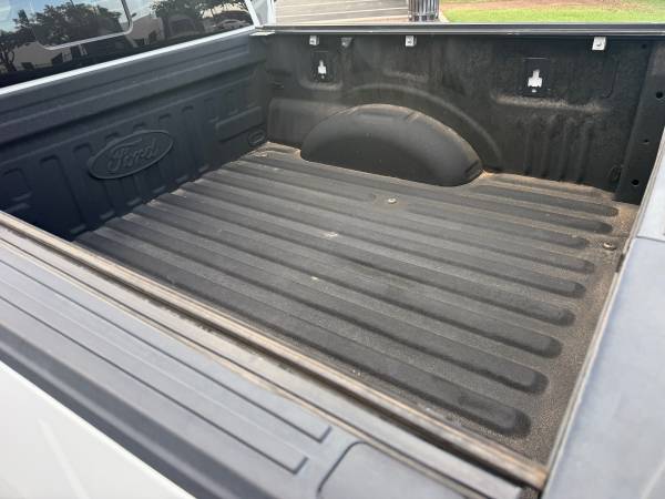 2016 Ford, dovoz USA — foto 12 z 12