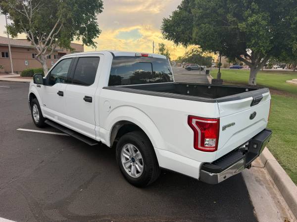 2016 Ford, dovoz USA — foto 8 z 12