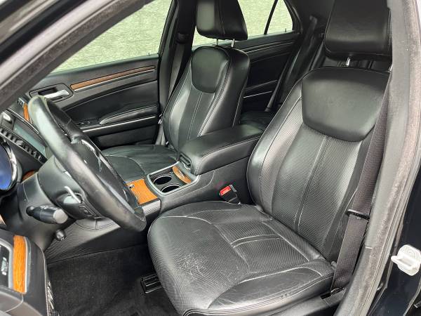 2013 Chrysler, dovoz USA — foto 11 z 12
