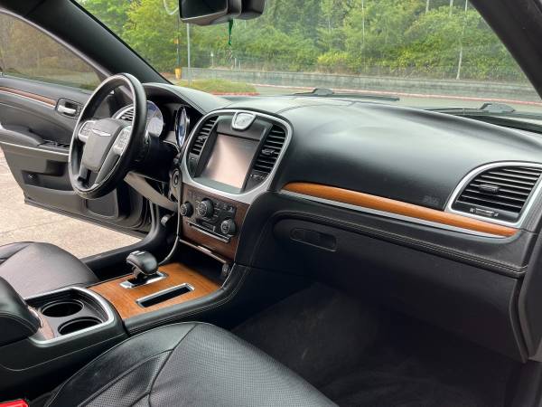 2013 Chrysler, dovoz USA — foto 12 z 12