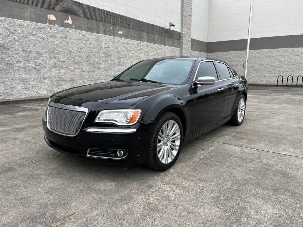 2013 Chrysler, dovoz USA — foto 2 z 12