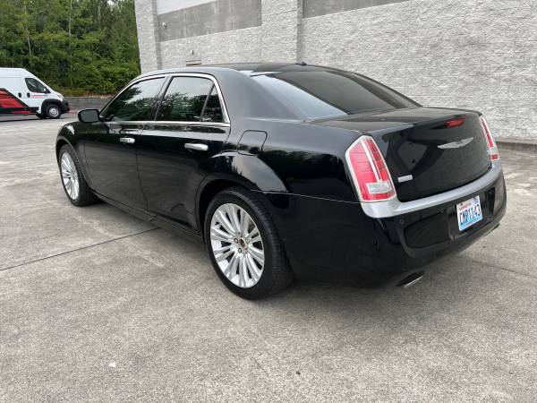 2013 Chrysler, dovoz USA — foto 8 z 12
