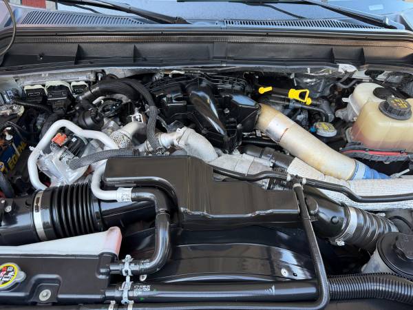 2015 Ford, dovoz USA — foto 11 z 12