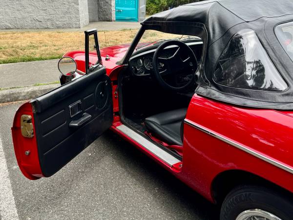 1977 MGB, dovoz USA — foto 4 z 5