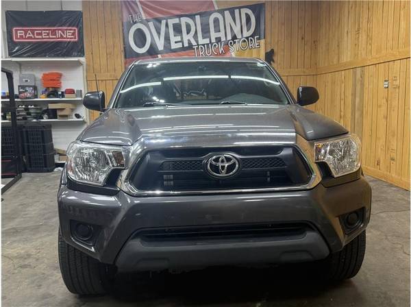 2012 Toyota, dovoz USA — foto 2 z 12