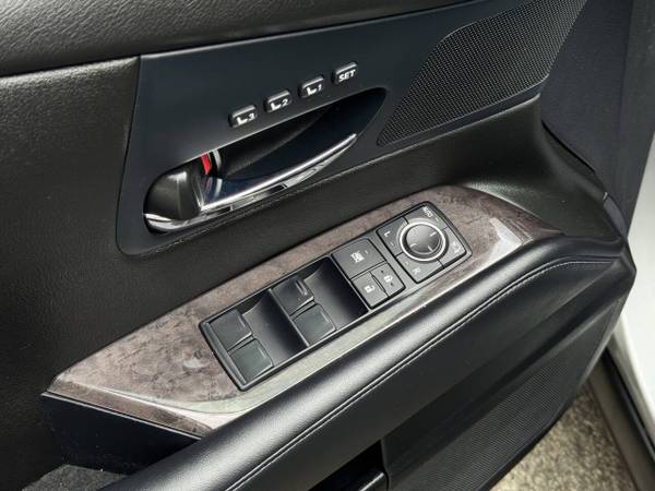 2013 Lexus, dovoz USA — foto 12 z 12