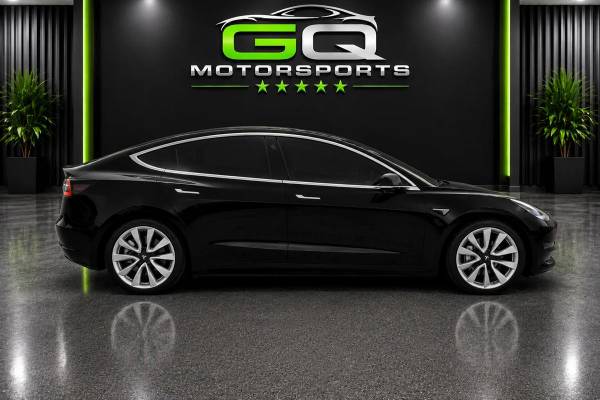 2018 Tesla, dovoz USA — foto 8 z 12