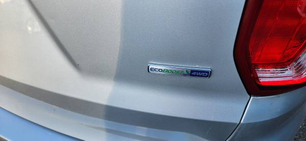 2017 Ford, dovoz USA — foto 3 z 12