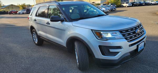 2017 Ford, dovoz USA — foto 4 z 12