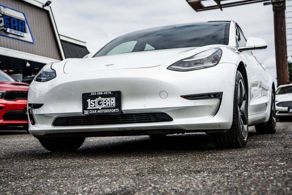 2020 Tesla, dovoz USA — foto 4 z 11