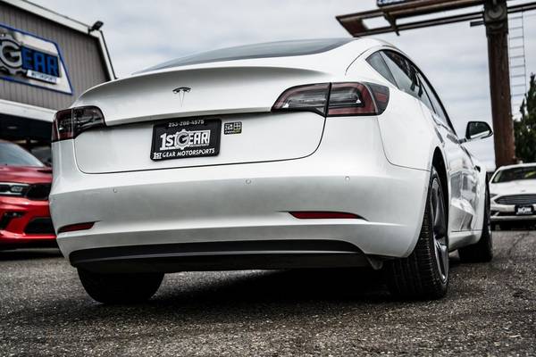 2020 Tesla, dovoz USA — foto 5 z 11