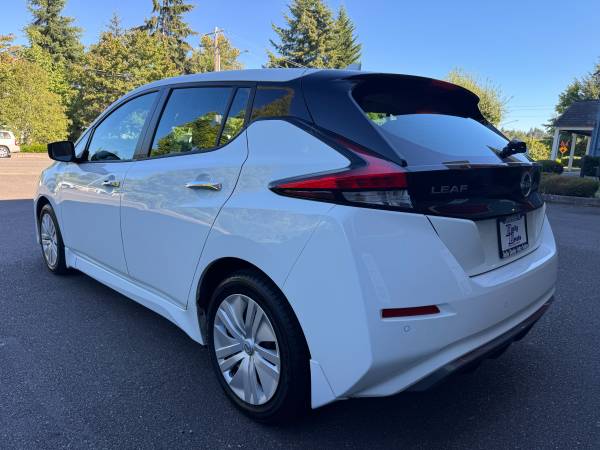 2025, dovoz USA — foto 6 z 11