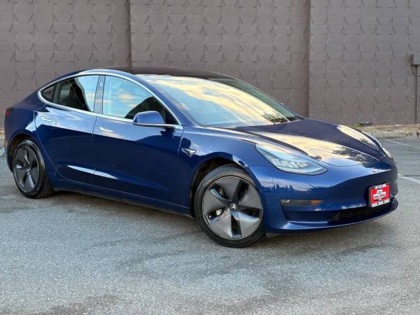 2018 Tesla, dovoz USA — foto 2 z 12