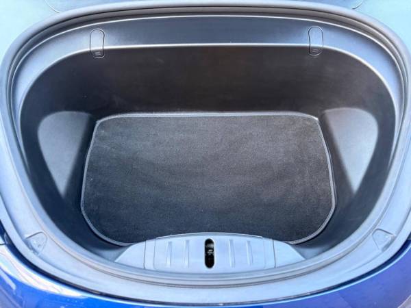2018 Tesla, dovoz USA — foto 9 z 12