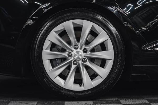 2017 Tesla, dovoz USA — foto 12 z 12