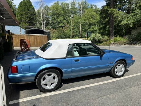 1992 Ford, modrá, dovoz USA — foto 6 z 7
