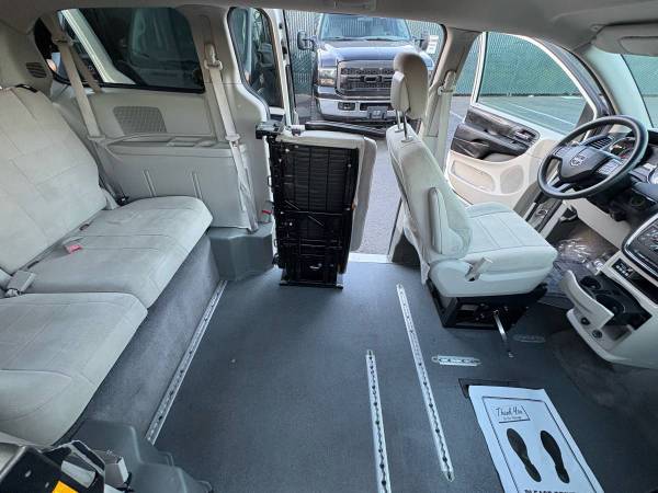 2012 Dodge, dovoz USA — foto 10 z 12