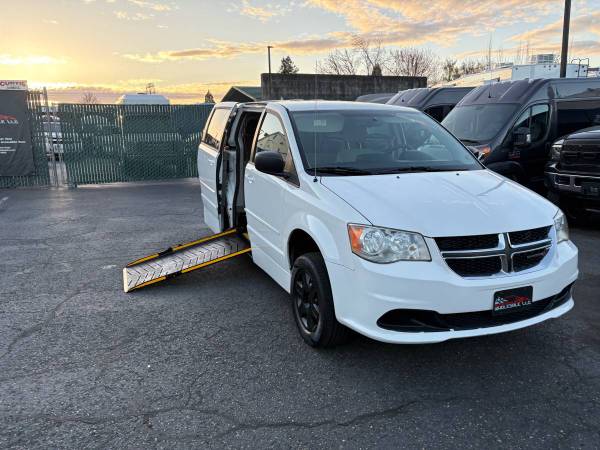 2012 Dodge, dovoz USA — foto 4 z 12