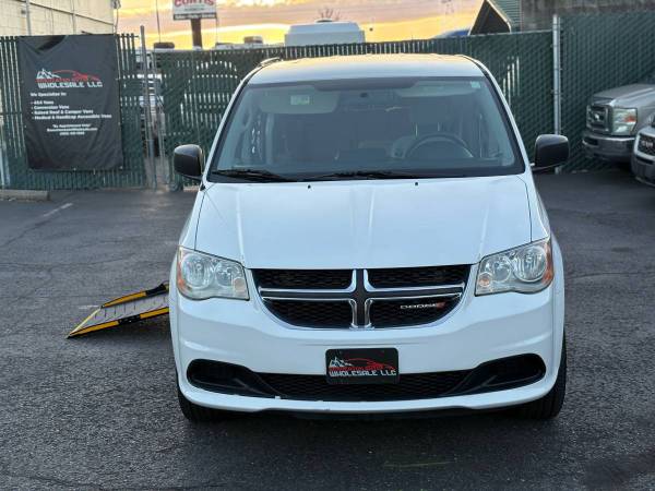 2012 Dodge, dovoz USA — foto 5 z 12