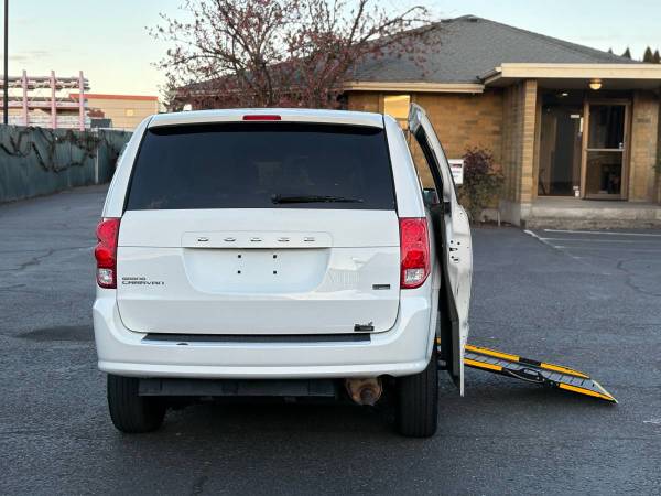 2012 Dodge, dovoz USA — foto 8 z 12
