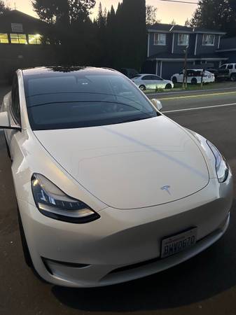 2021 Tesla, dovoz USA — foto 2 z 11