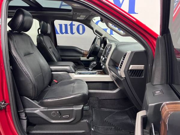 2016 Ford, dovoz USA — foto 8 z 12