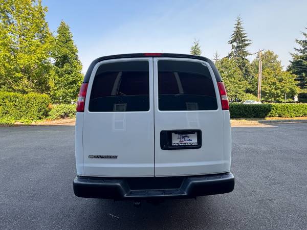 2016 Chevrolet, dovoz USA — foto 8 z 11