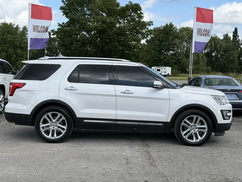 2016 Ford Explorer LIMITED, bílá, 115 814 km, dovoz Kanada — foto 2 z 12