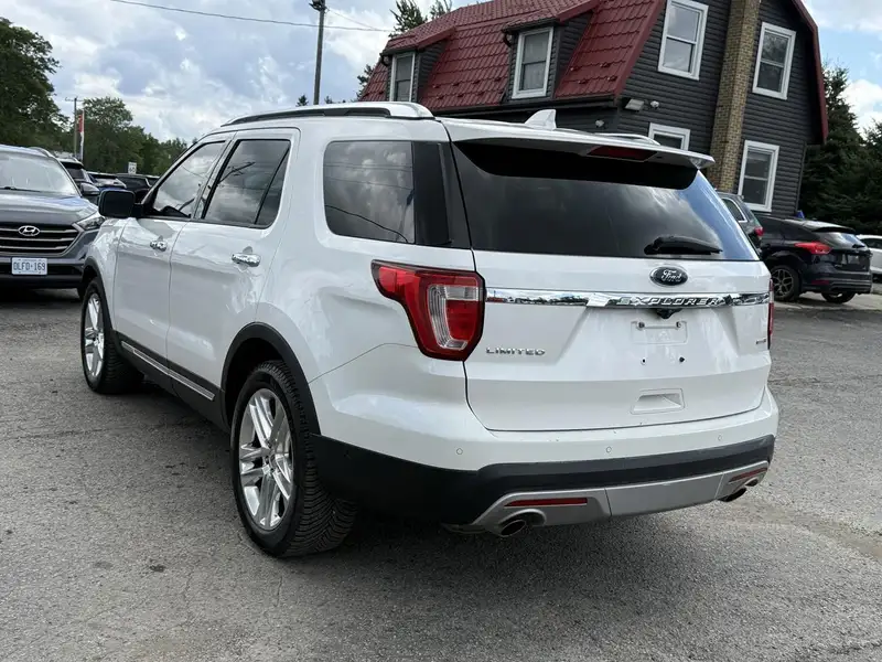 2016 Ford Explorer LIMITED, bílá, 115 814 km, dovoz Kanada — foto 5 z 12