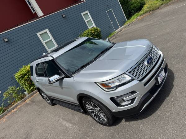 2017 Ford, dovoz USA — foto 11 z 11