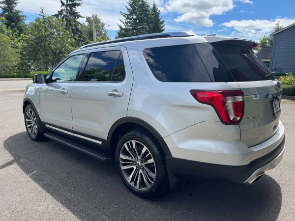 2017 Ford, dovoz USA — foto 6 z 11