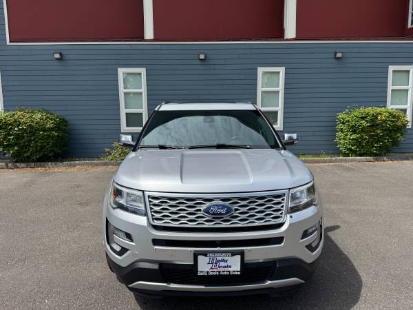2017 Ford, dovoz USA — foto 9 z 11