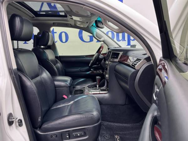 2015 Lexus, dovoz USA — foto 10 z 12