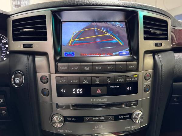 2015 Lexus, dovoz USA — foto 12 z 12