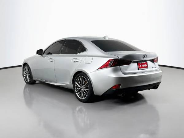 2015 Lexus, dovoz USA — foto 3 z 12