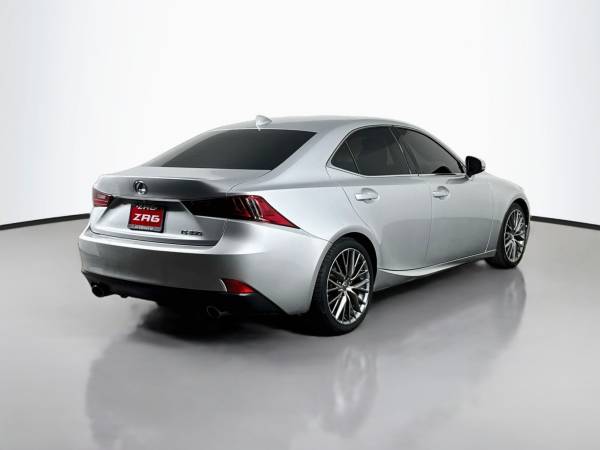 2015 Lexus, dovoz USA — foto 5 z 12