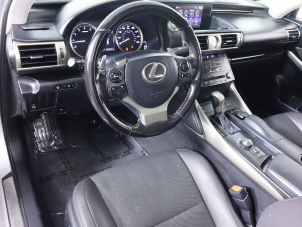2015 Lexus, dovoz USA — foto 9 z 12