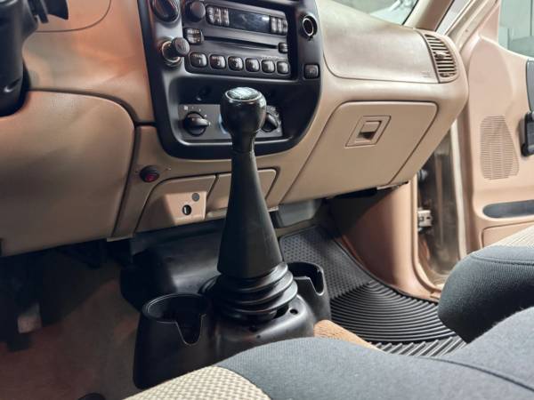 2003 Ford, dovoz USA — foto 2 z 12